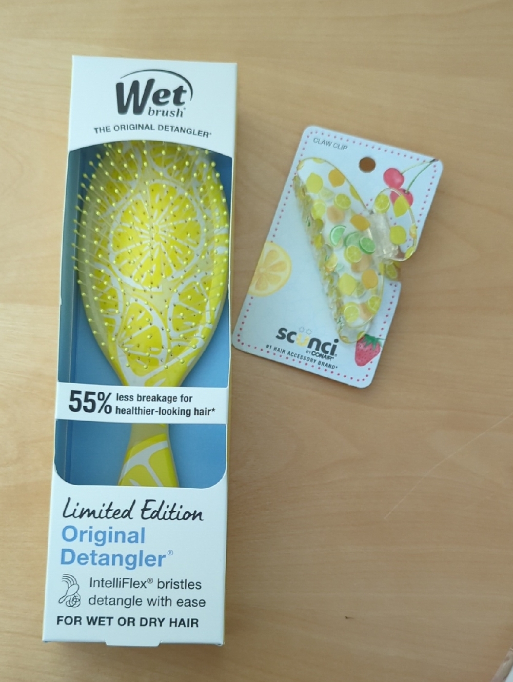 Wet Brush Limited Edition Lemon Original Detangler brush and Scunci small lemon